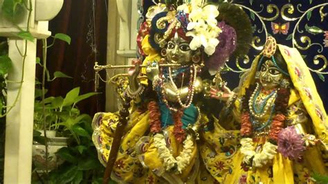 Aarti Iskcon Temple Part 2 - YouTube