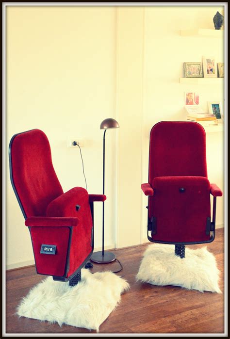 vintage cinema chairs---- how cool are these? Vintage Film, Vintage Fashion, Vintage Style ...