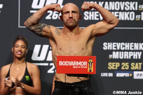 alexander-volkanovski-ufc-266-ceremonial-weigh-ins | MMA Junkie