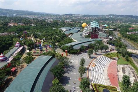 Short meeting in Jungleland - JungleLand Adventure Theme Park, Sentul Traveller Reviews ...