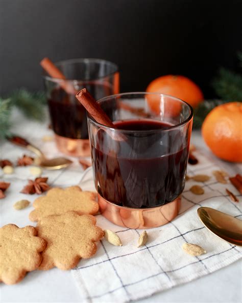 Glogg: Traditional Swedish Mulled Wine Recipe