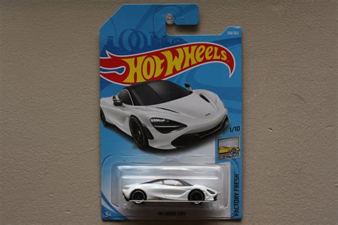 Hot Wheels 2018 Factory Fresh McLaren 720S (white)