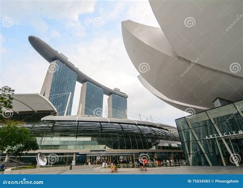 Art Museum Building in Marina Bay, Singapore Editorial Stock Photo ...