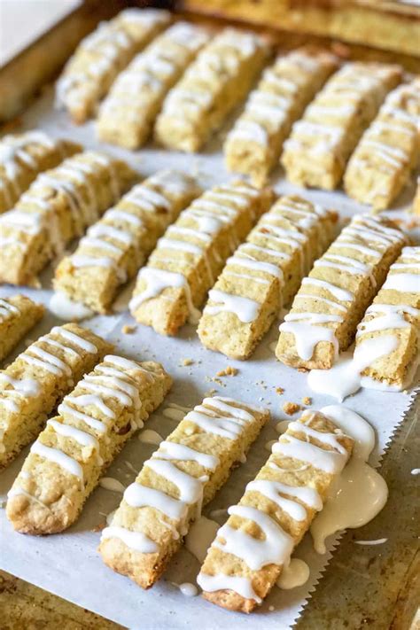 Lemon Biscotti with Almond and Vanilla - 31 Daily