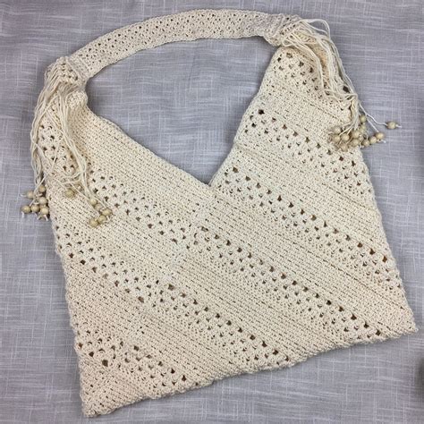 On the Bias Tote Bag - Free Crochet Bag Pattern | Crochet handbags patterns, Crochet bag pattern ...