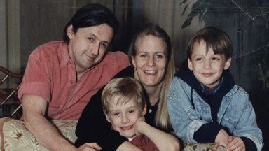 Macaulay Culkin’s Parents: Everything To Know About His Mom & Dad ...