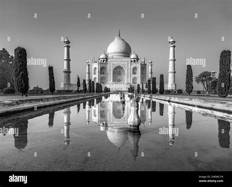 reflection of Taj Mahal in India Stock Photo - Alamy