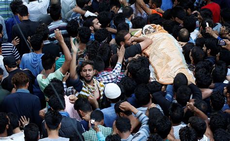 Thousands attend Hizbul commander Burhan Wani's burial in Kashmir