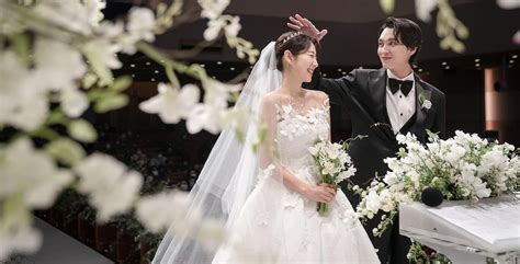 Park Shin Hye Unveils Never-Before-Seen Wedding Photos With Husband ...