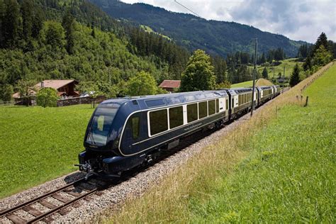 Swiss panoramic train to debut in December - SWI swissinfo.ch