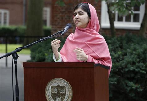 Malala Yousafzai: The Girl of Courage and Hope – Sajith