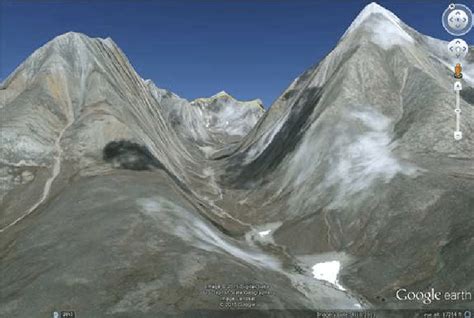 Glacial U-shaped valley in the Mt. Munkh Saridag. Vall?e en U dans la ...