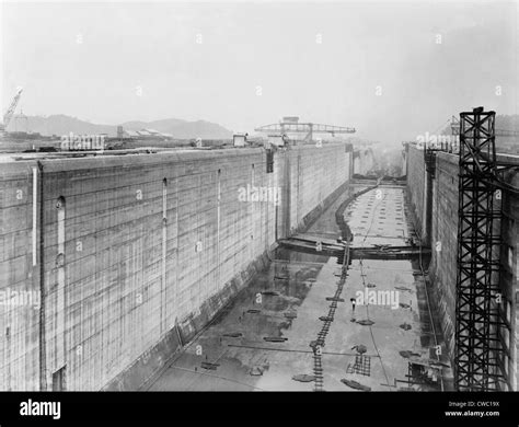 Panama Canal construction showing massive locks before the gates were ...