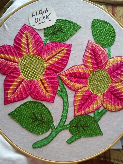 Puntada fantasía flores. Hand Embroidery Videos, Basic Embroidery Stitches, Hand Embroidery ...