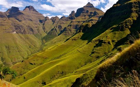 Photos That Will Make You Want to Hike in the Drakensberg, S. Africa