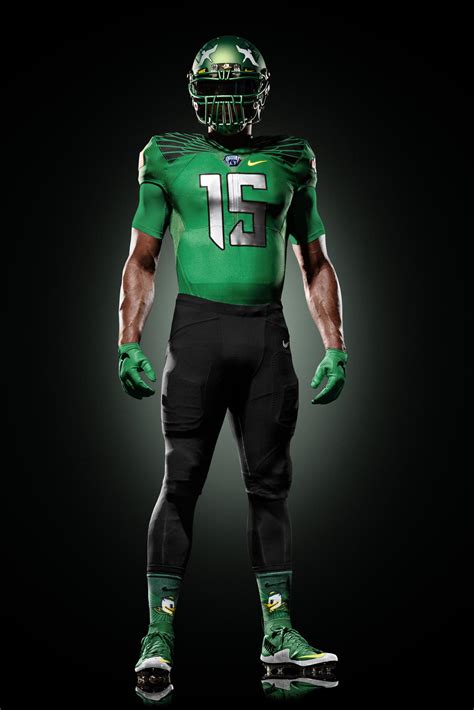 Oregon Ducks Continue Spring Game Uniform Tradition to Salute the Day ...