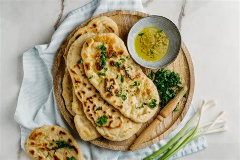 Garlic Naan – Shri Foods