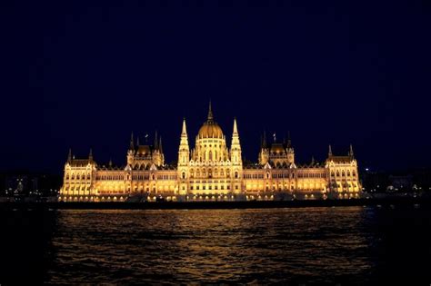 Premium Photo | Hungarian Parliament building at night, Budapest, Hungary