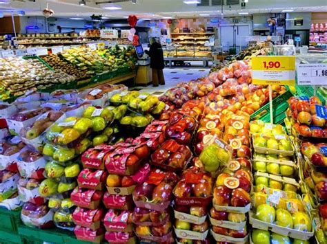 Italian Grocery Stores - A Visitor's Guide + Helpful Tips - Mom In Italy