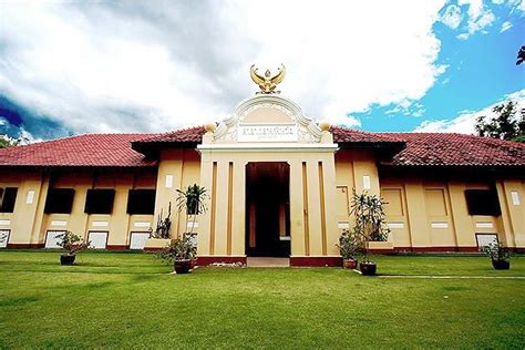 Ubon Ratchathani National Museum - All You Need to Know BEFORE You Go ...