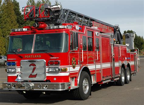 Portland gets a new fire truck - KPTV - FOX 12