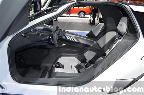 Volkswagen Golf GTE Sport interior seats at IAA 2015