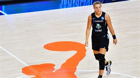 Sabrina Ionescu injury update: Liberty star carried off floor after ...