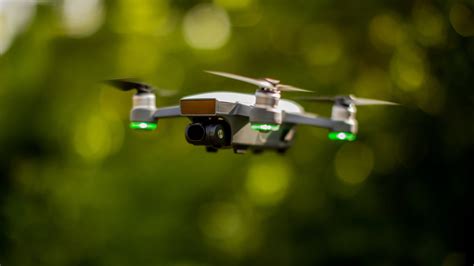 Top 5 Best Drones Under $300 for Beginner Pilots in 2020 | Gears Deals