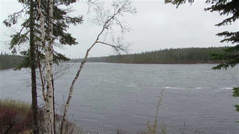 Plane Lands On A Snowy Attawapiskat River - YouTube