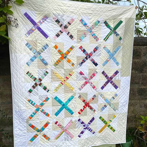 X Marks the Scrap | Free Quilt Pattern for Scraps! - Scrap Fabric Love