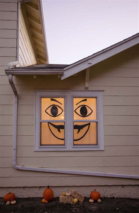 Easy Halloween Window Decor - A Beautiful Mess | Halloween window, Window decor, Cheap halloween ...