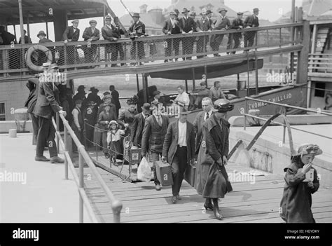 Arrival of Immigrants, Ellis Island, New York City, New York, USA, Bain News Service, 1920 Stock ...