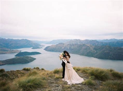 New Zealand photo shoot with spectacular mountain views | Wanaka Wedding Inspiration