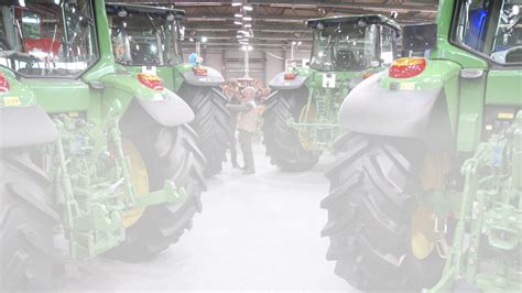 Service Obstructor: John Deere software restricts farmer repair