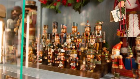 People are going NUTS for the 7000+ nutcrackers at Leavenworth's Nutcracker Museum | Seattle Refined