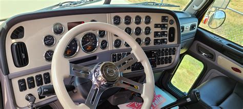 Peterbilt 389 Interior