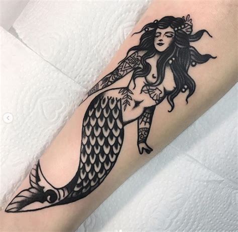 Pin de Palomo em tattoos ♡ em 2020 (com imagens) | Tatuagens de sereia ...