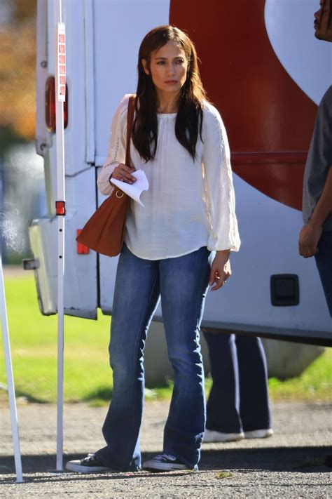 JENNIFER LOPEZ on the Set of Unstoppable at a Park in Los Angeles 12/15 ...