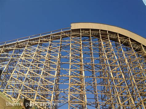 California's Great America Gold Striker | Theme Park Archive