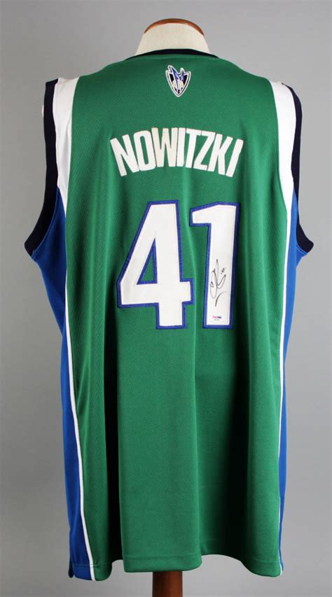 Dirk Nowitzki Signed Jersey | Memorabilia Expert