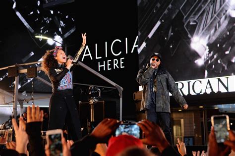 Concert Review: Alicia Keys Takes Over Times Square To Celebrate 'Here' - The Knockturnal