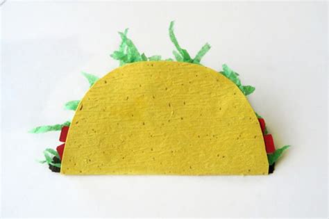 Paper Taco Craft | Fun Family Crafts