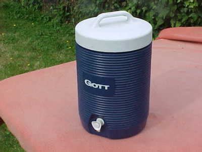 GOTT 2 GALLON WATER COOLER & SPIGOT 1692 & ICE BUCKET | #172477793