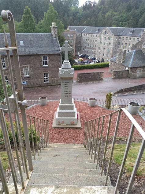 NEW LANARK WAR MEMORIAL - War Memorials Online