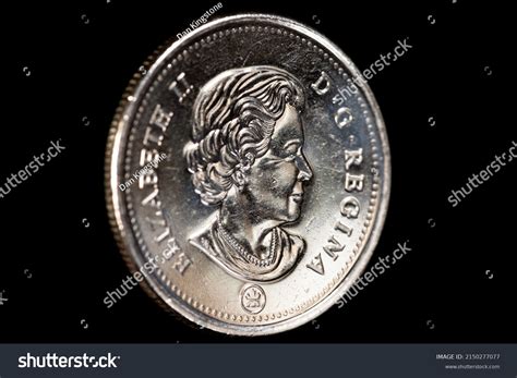 11 Queen elizabeth ii 25 cents coin canada Images, Stock Photos ...