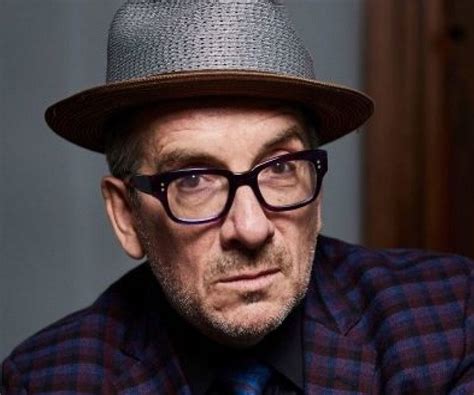 Elvis Costello Biography - Childhood, Life Achievements & Timeline