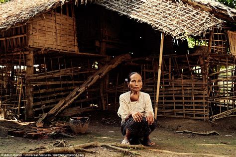 Stunning portraits of Myanmar's mysterious Chin tribe | Daily Mail Online