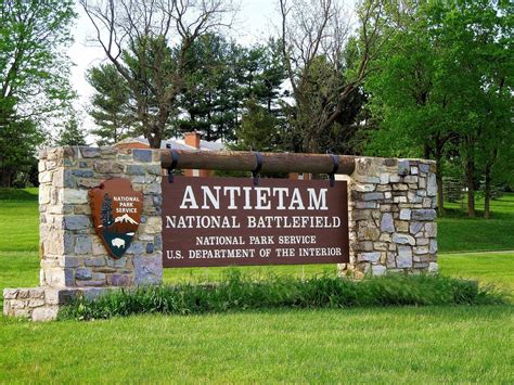 Focusing On Travel : Antietam National Battlefield (U.S. Civil War Site)