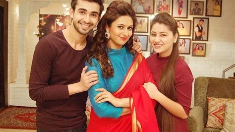 Divyanka Tripathi shared a THROWBACK picture from 'Yeh Hai Mohabbatein ...