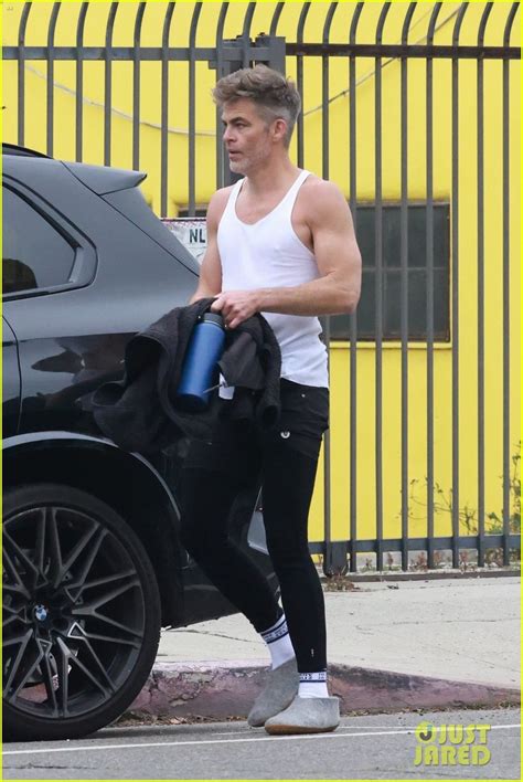 Photo: chris pine tank top leaving gym 06 | Photo 4908812 | Just Jared